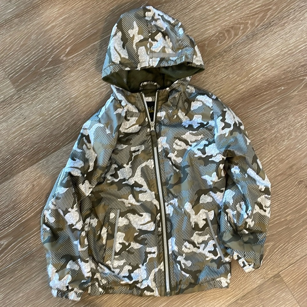 Camo raincoat for those big rain drops.. boys size 6